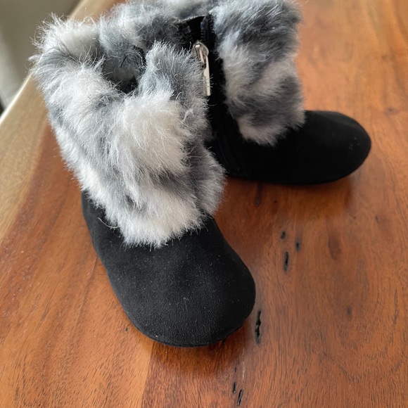 Stuart Weitzman Girl Fur Boots - Picture 2 of 4